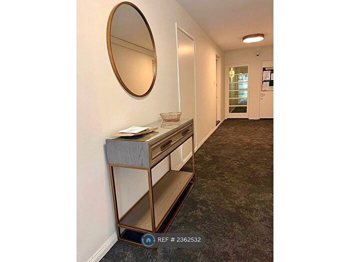 1 Bedroom Flat To Rent In Courtfield Gardens, London, W13