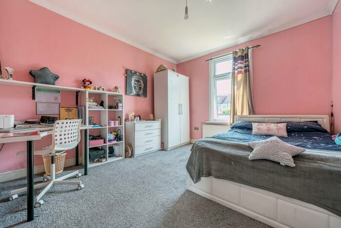 4 Bedroom Terraced House To Rent In Wickham Lane London, SE2