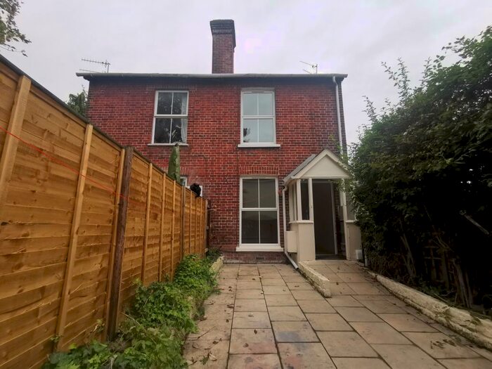 2 Bedroom House To Rent In Churchfields Road, Salisbury, SP2