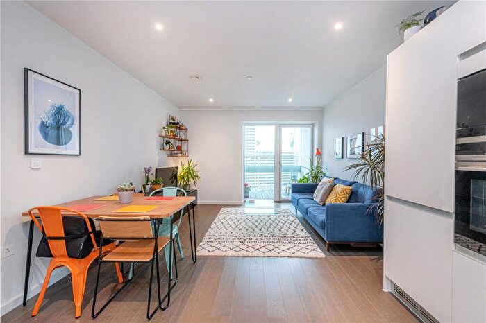 1 Bedroom Apartment To Rent In York Way, London, N7