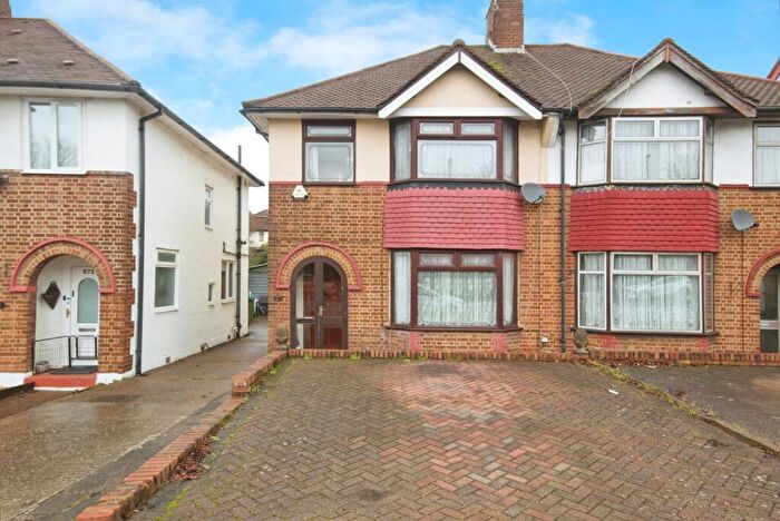 3 Bedroom Semi Detached House For Sale In Rochester Way, London, SE9