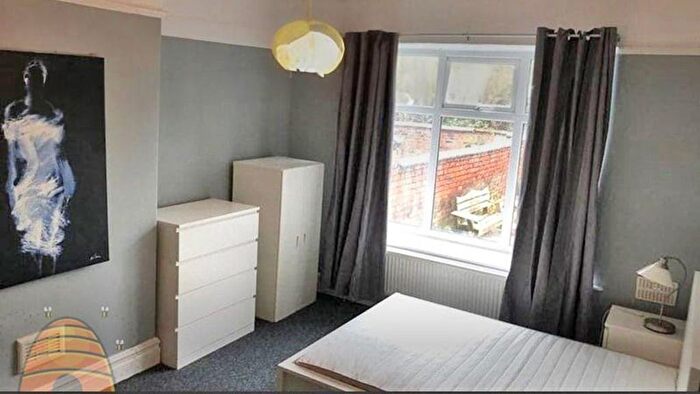 5 Bedroom Semi-Detached House To Rent In Upper Kent Road, Manchester, M14