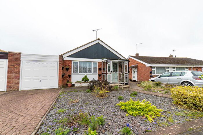 2 Bedroom Detached Bungalow For Sale In Crown Drive, Bishops Cleeve, Cheltenham, GL52