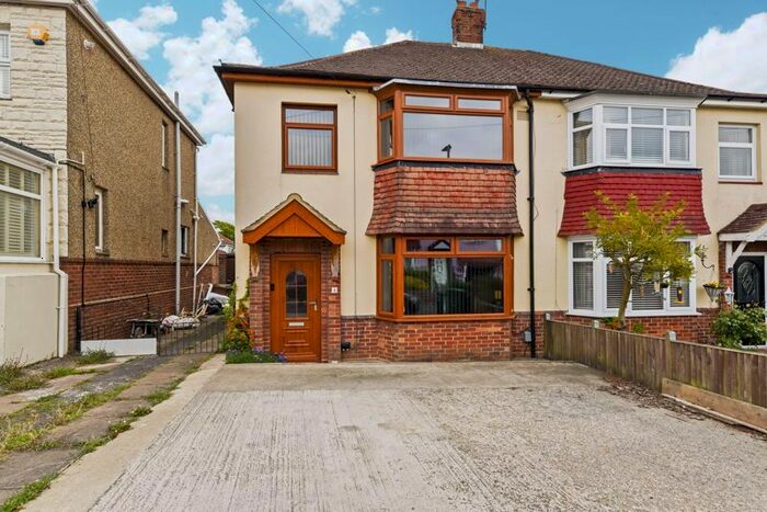 3 Bedroom Semi-Detached House To Rent In Macaulay Avenue, Cosham, Portsmouth, PO6