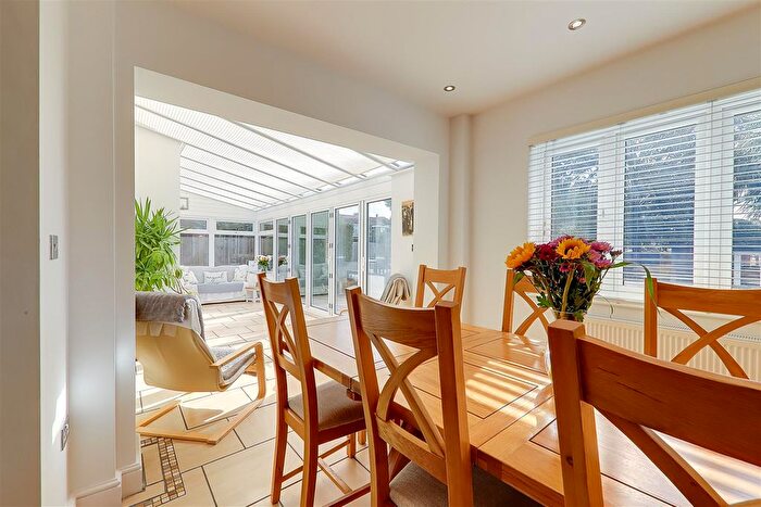 5 Bedroom Detached House For Sale In Hillside Avenue, Broadwater, Worthing, BN14