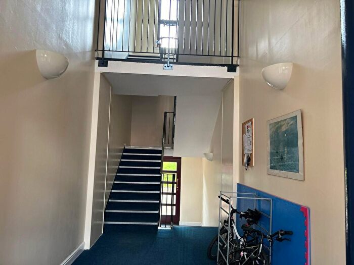 2 Bedroom Apartment To Rent In Errol Gardens, New Gorbals, G5