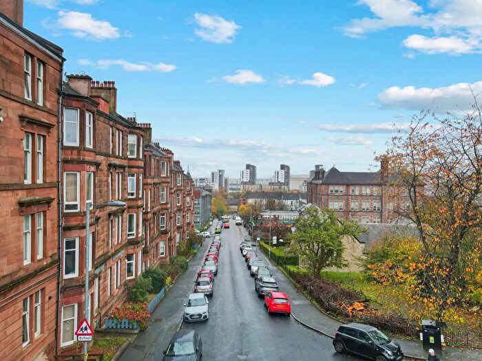 1 Bedroom Flat For Sale In Thornwood Avenue, G11