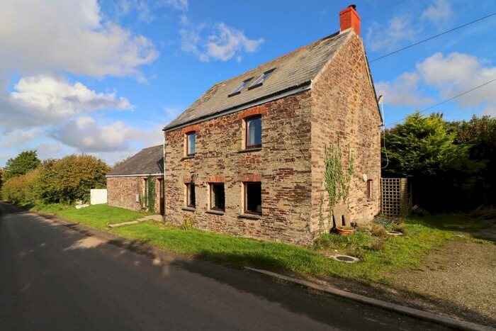 3 Bedroom Detached House For Sale In Tredinnick, PL27