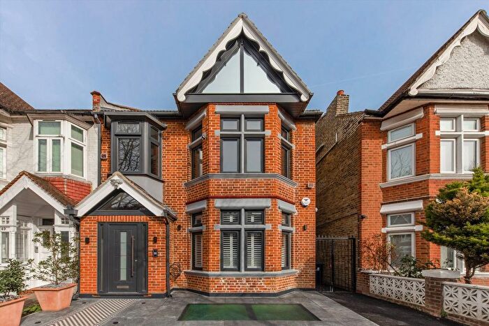 2 Bedroom Flat To Rent In Craven Avenue, Ealing, W5