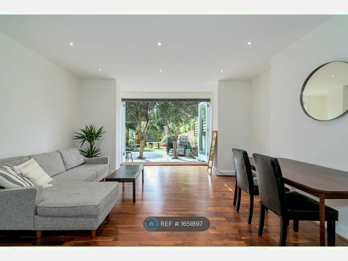 2 Bedroom Flat To Rent In London, London, N5
