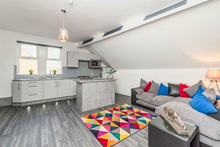 2 Bedroom Apartment To Rent In Simonside Terrace, Heaton, Newcastle Upon Tyne, NE6