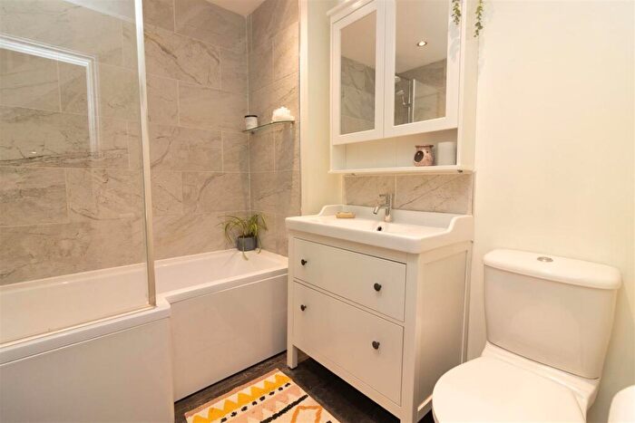 3 Bedroom Town House For Sale In Alnmouth Court, Blakelaw, Newcastle Upon Tyne, NE5