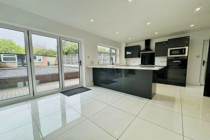 2 Bedroom Semi-Detached House To Rent In Somerset Road, SS17