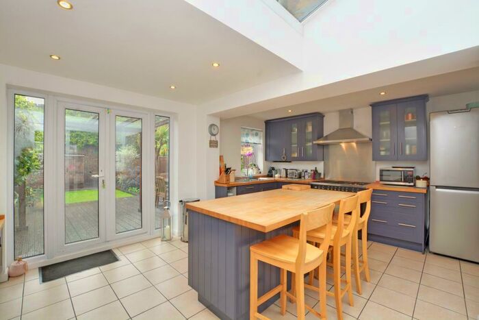 3 Bedroom Semi-Detached House To Rent In Blackheath Vale, London, SE3