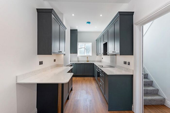 3 Bedroom Maisonette To Rent In Langdale Road, Greenwich, SE10