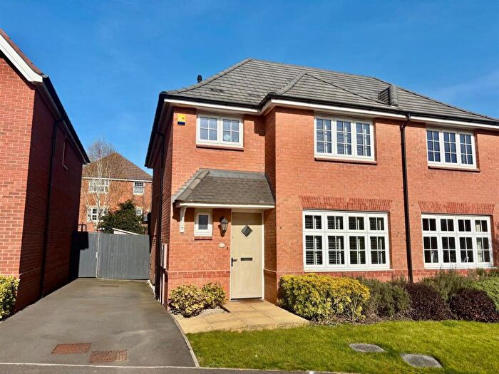 3 Bedroom Semi Detached House For Sale In Fennel Avenue, Mickleover, Derby, DE3