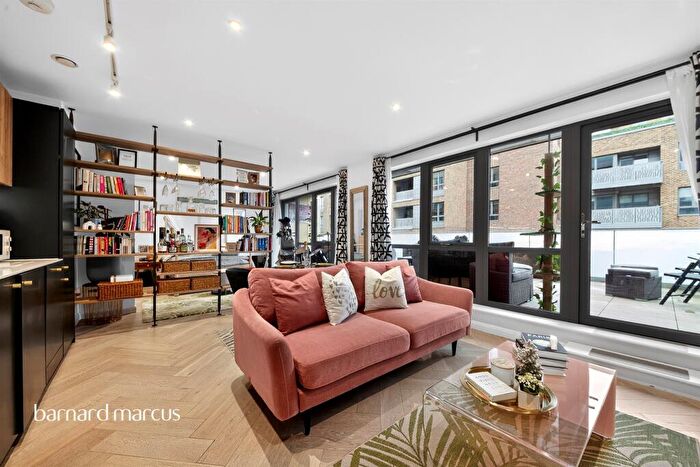 Studio For Sale In Cross Lane, London, N8