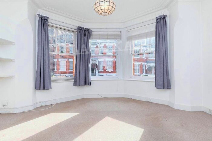 2 Bedroom Flat To Rent In Milton Road, London, N6