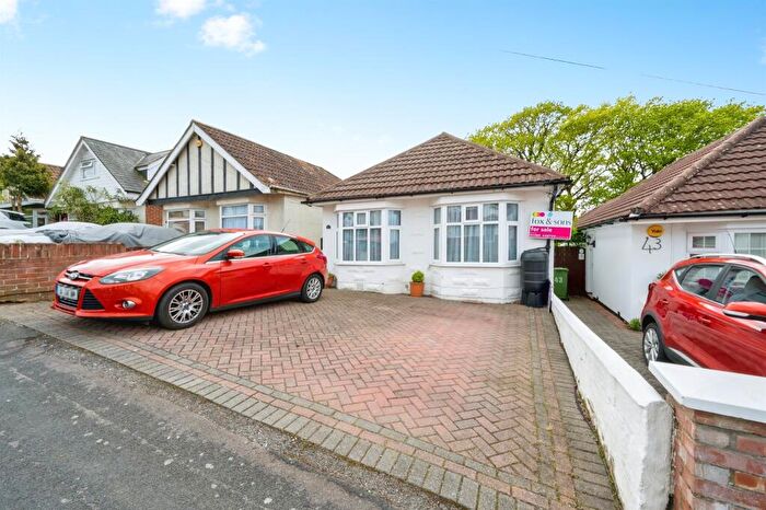 2 Bedroom Detached Bungalow For Sale In Woodmill Lane, Southampton, SO18