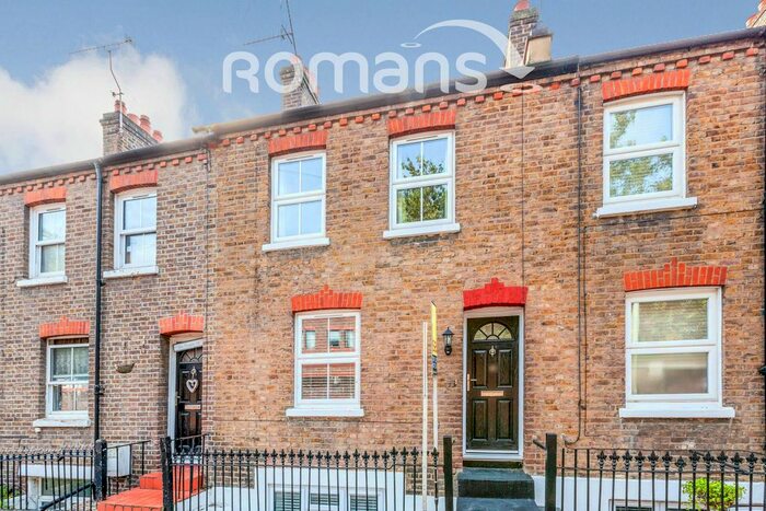 2 Bedroom Terraced House To Rent In Dagmar Road, Windsor, SL4