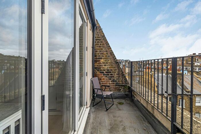 1 Bedroom Flat To Rent In Caledonian Road, London, N1