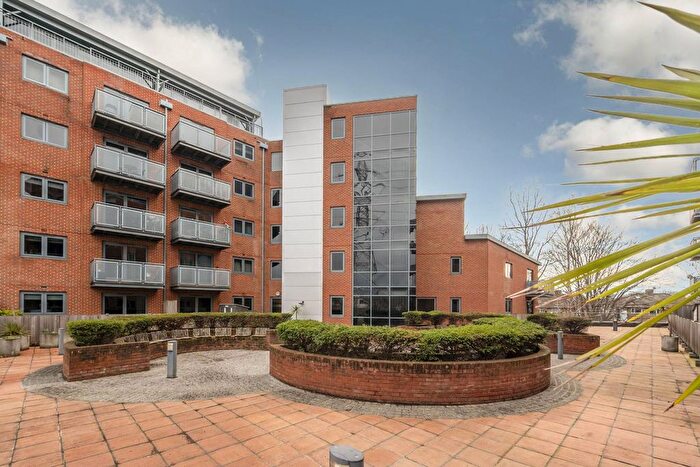 1 Bedroom Flat For Sale In Chapter Way, Colliers Wood, London, SW19