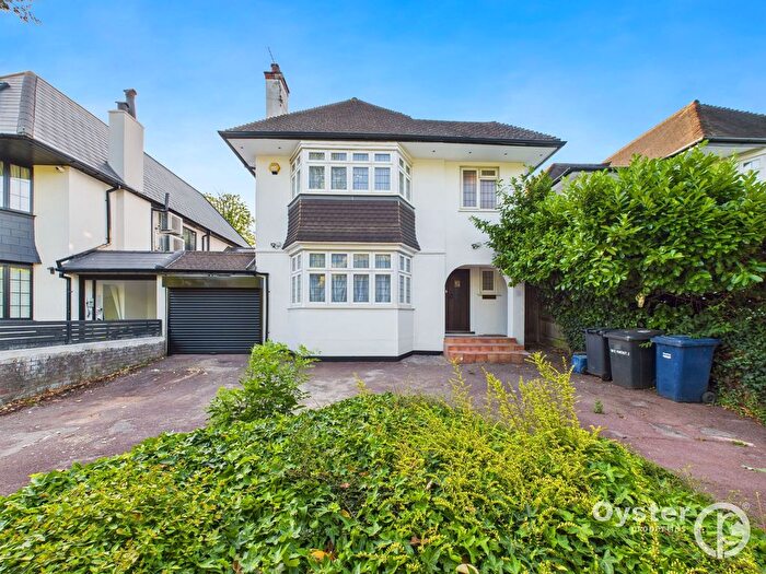 5 Bedroom Link Detached House To Rent In Weymouth Avenue, London, NW7