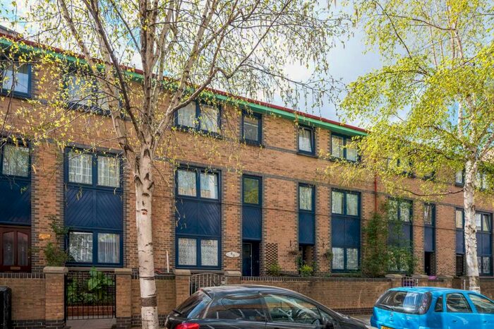 4 Bedroom House To Rent In Princelet Street, Spitalfields, London, E1