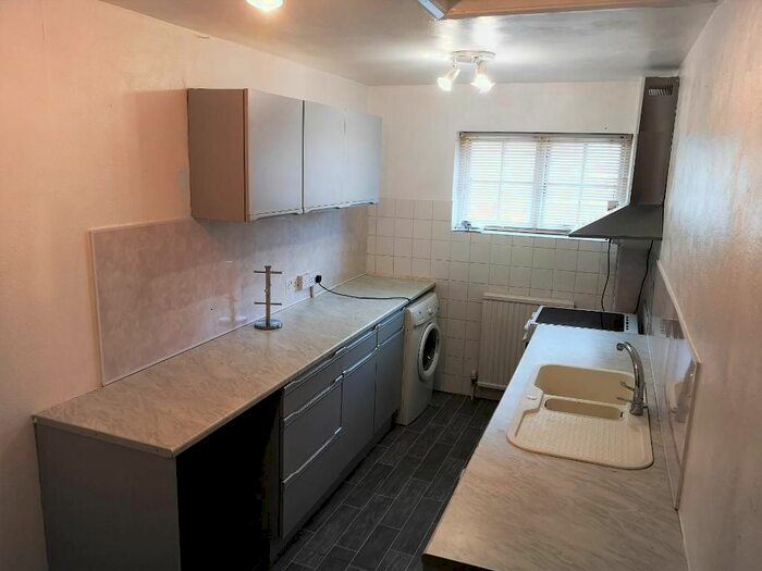 2 Bedroom Flat To Rent In Rosehill Street, Conwy, LL32