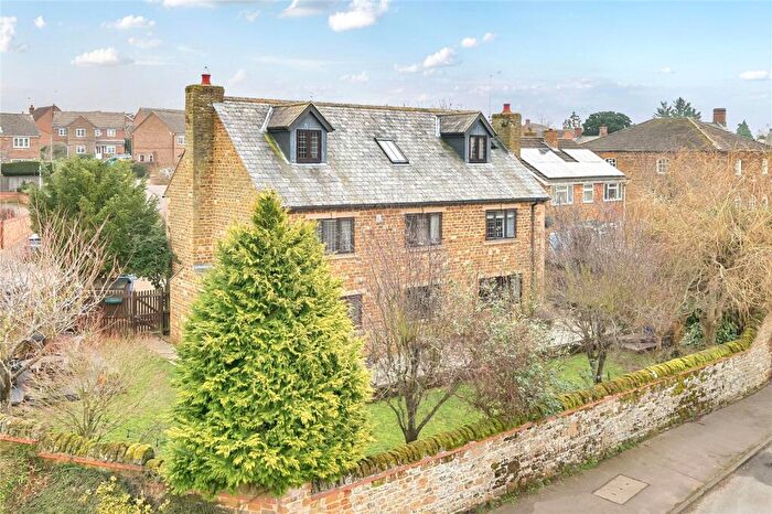 6 Bedroom Detached House For Sale In Badgers Close, Bugbrooke, Northamptonshire, NN7