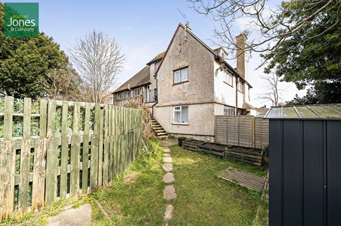 2 Bedroom Flat To Rent In Vernon Close, Rustington, Littlehampton, West Sussex, BN16