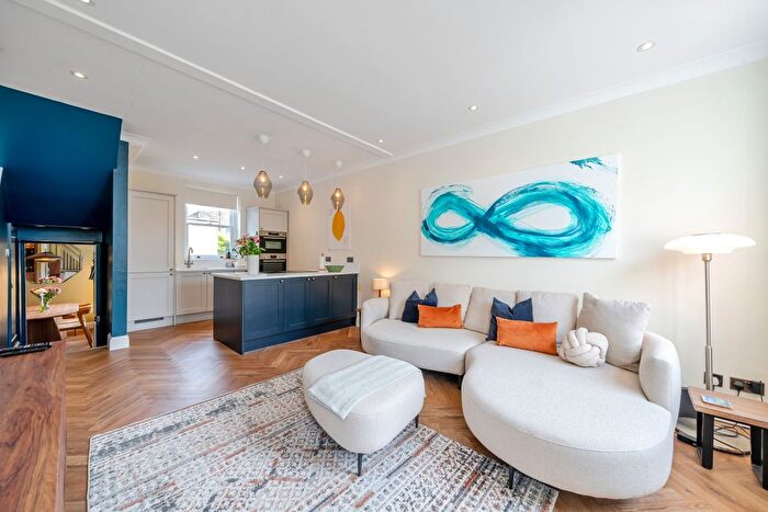 2 Bedroom Flat To Rent In Grafton Terrace, London, NW5