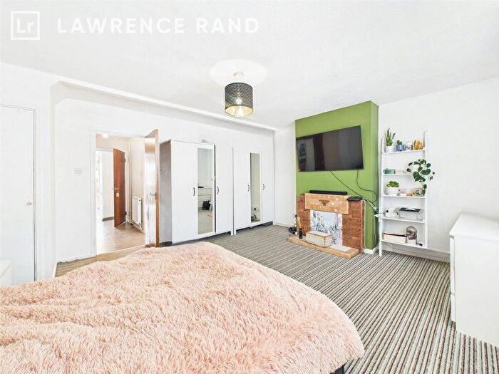 3 Bedroom Flat To Rent In Whitby Road, Ruislip, Middlesex, HA4