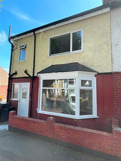 3 Bedroom Semi-Detached House To Rent In Goddard Avenue, Hull, HU5