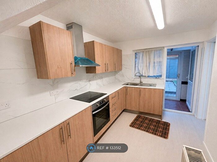 2 Bedroom End Of Terrace House To Rent In Fox Road, Stevenage, SG1