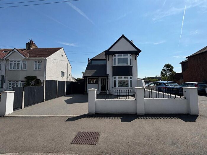 4 Bedroom Detached House For Sale In Halfway Road, Minster On Sea, Sheerness, ME12