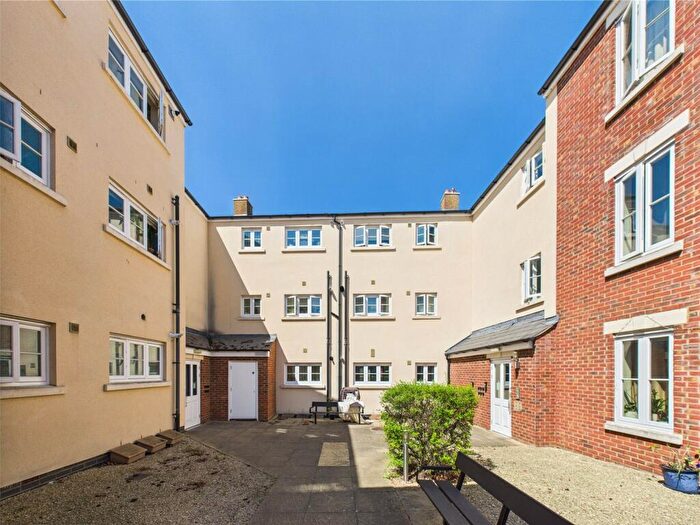 1 Bedroom Apartment For Sale In Oxford Terrace, Gloucester, Gloucestershire, GL1