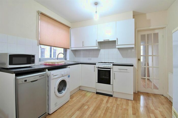 2 Bedroom Flat To Rent In Cecil Road, Hounslow, TW3