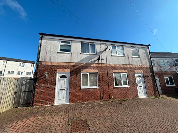 3 Bedroom House To Rent In Eaglesfield Drive, BD6