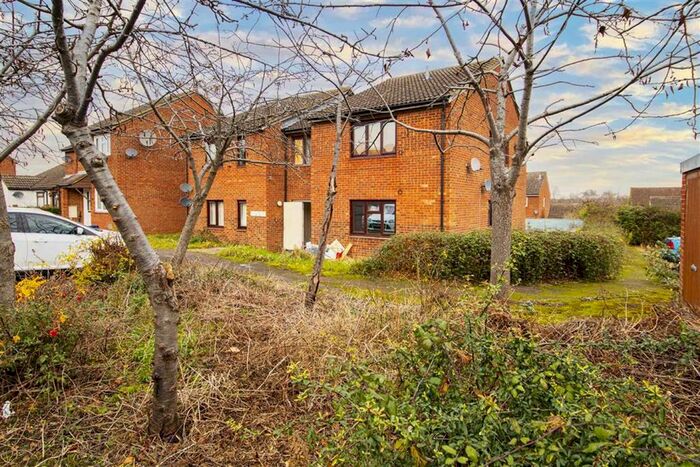 1 Bedroom Flat To Rent In Kercroft, Two Mile Ash, Milton Keynes MK8