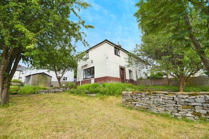 3 Bedroom Semi-Detached House For Sale In Denman Crescent, Stoney Middleton, Hope Valley, S32