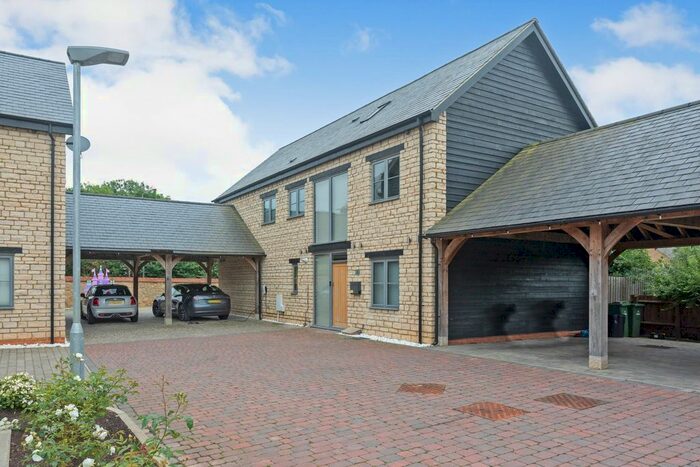 5 Bedroom Detached House To Rent In Flax Yard, Oakridge Park, Milton Keynes, MK14