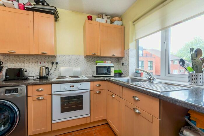 1 Bedroom Flat To Rent In Rufford Close, Harrow, HA3