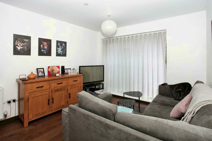 2 Bedroom Flat For Sale In East Station Road, Fletton Quays, Peterborough, PE2