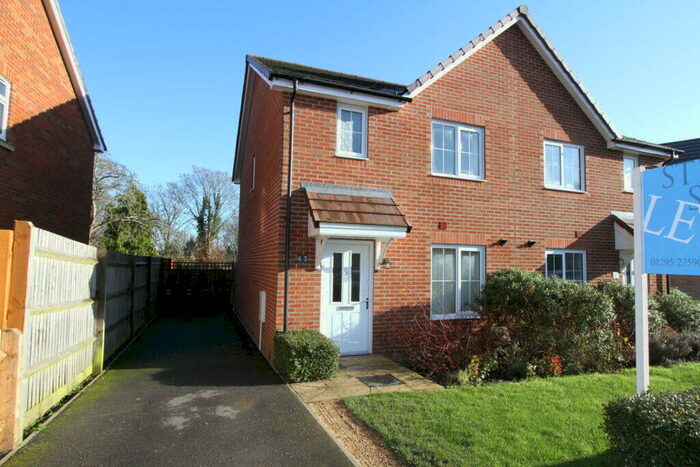 3 Bedroom Semi-Detached House To Rent In Crouch Hill Road, Banbury, Oxon, OX16