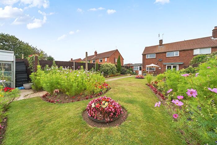 3 Bedroom Semi-Detached House For Sale In Meadway, Colney Heath, St. Albans, AL4