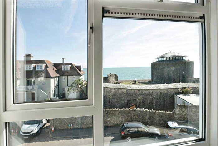 1 Bedroom Flat For Sale In Sandgate High Street, Sandgate, Folkestone, Kent, CT20