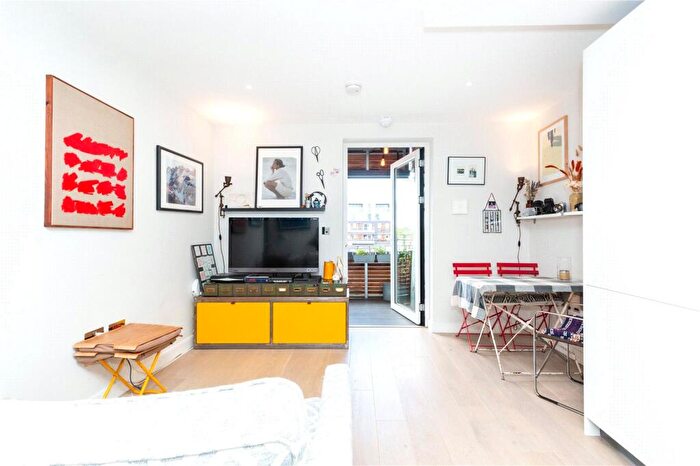 1 Bedroom Apartment For Sale In The Merchant Building, Wharf Road, London, N1