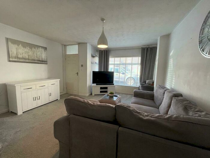 2 Bedroom House To Rent In Junction Street, Polegate, BN26