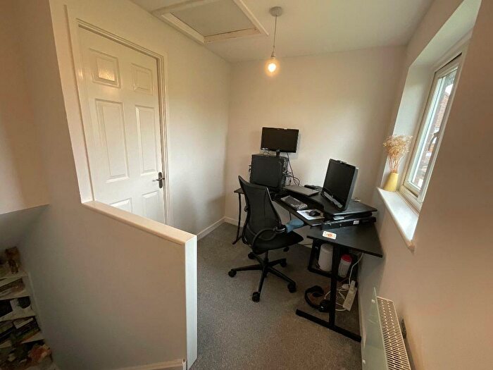 1 Bedroom End Of Terrace House For Sale In Fontwell Park Gardens, Hornchurch, Essex, RM12